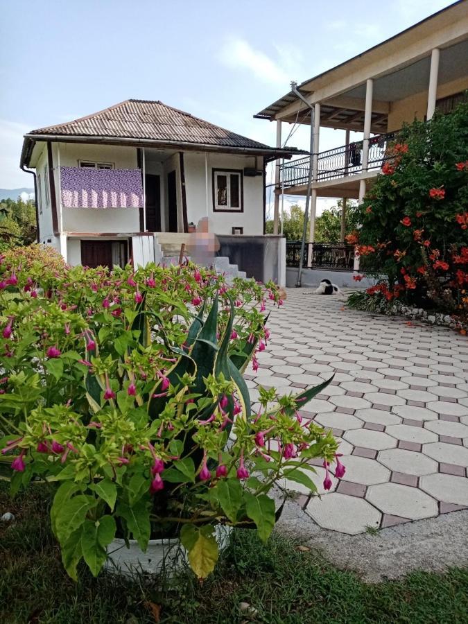 Guesthouse At Oleg'S Zolotoy Bereg Gudauta Exterior foto